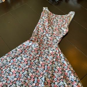 Hollister Open Back Floral Dress (xs)